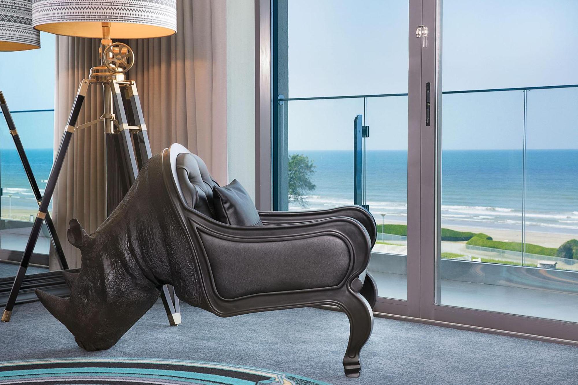 马斯喀特w酒店 外观 照片 The interior of a suite at the hotel