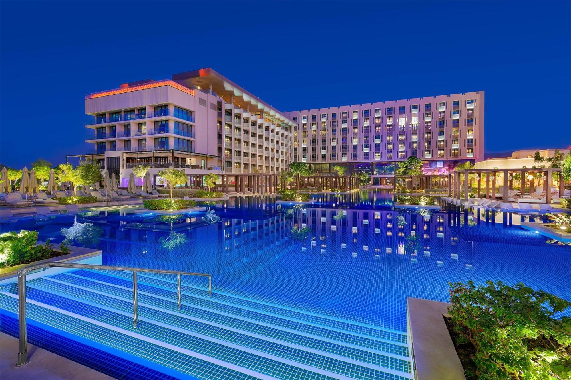 马斯喀特w酒店 外观 照片 Hilton Luxor