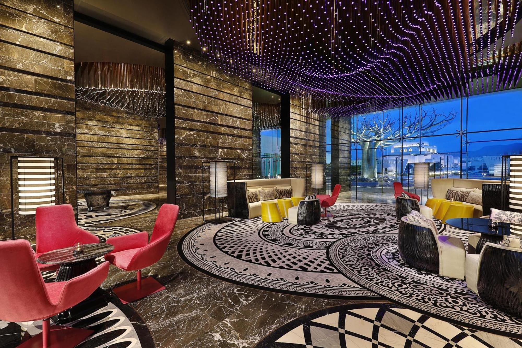 马斯喀特w酒店 外观 照片 The lobby of the hotel